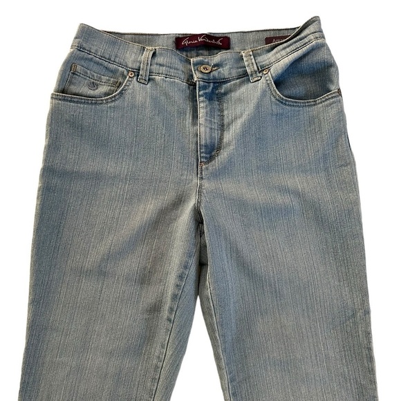 Gloria Vanderbilt Women's Amanda Light Blue Jeans Size 6 Missy - Picture 13 of 17
